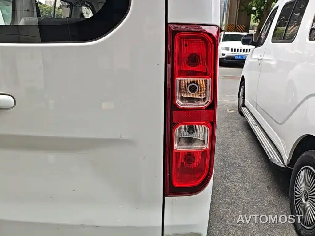 Wuling Yangguang 2024 300KM Comfort Bus Version 75kW — фото 8
