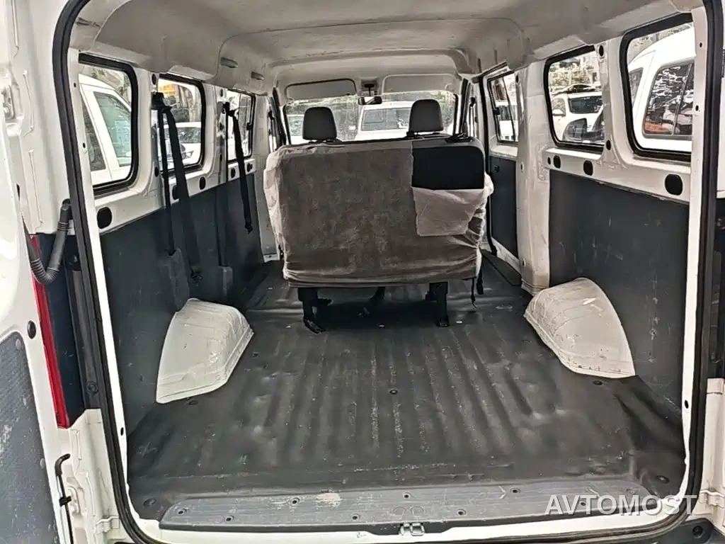 Wuling Yangguang 2024 300KM Comfort Bus Version 75kW — фото 14