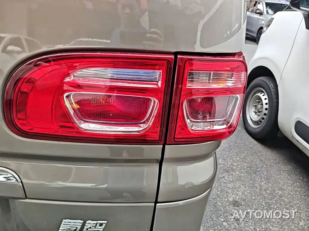 Dongfeng Fengxing Lingzhi New Energy 2022 Standard Luxury Model 7-Seater — фото 7