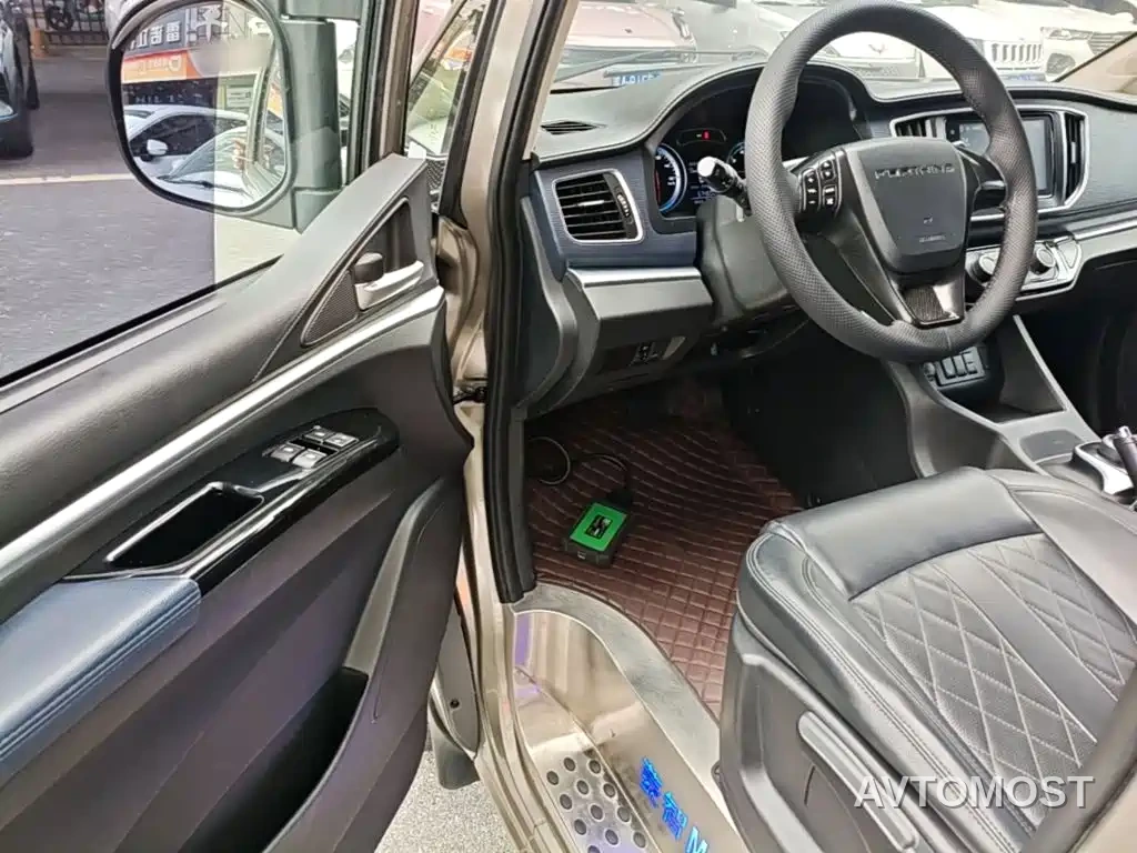 Dongfeng Fengxing Lingzhi New Energy 2022 Standard Luxury Model 7-Seater — фото 11