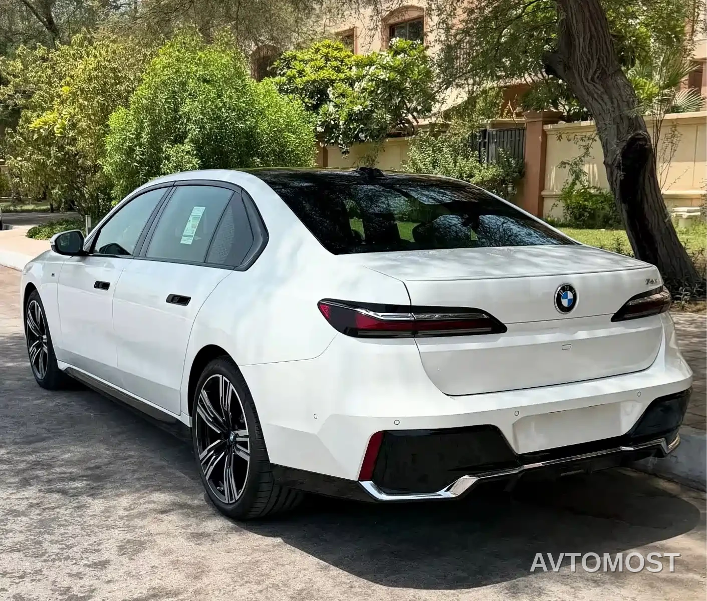 BMW 7 Series 2023 Model 740Li Premium Luxury Package — фото 4
