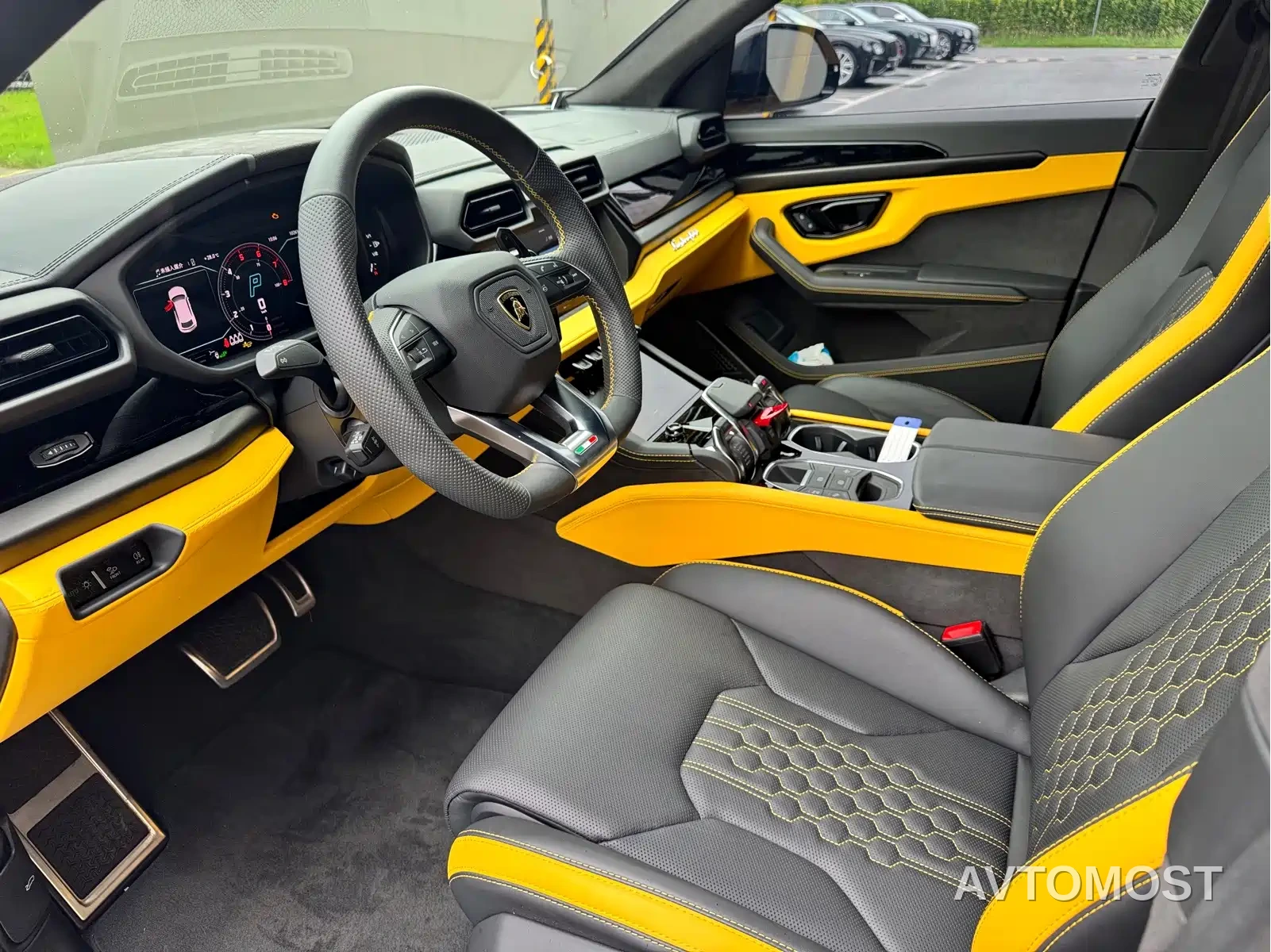 Lamborghini Urus SE 2025 4.0T Standard Edition — фото 12