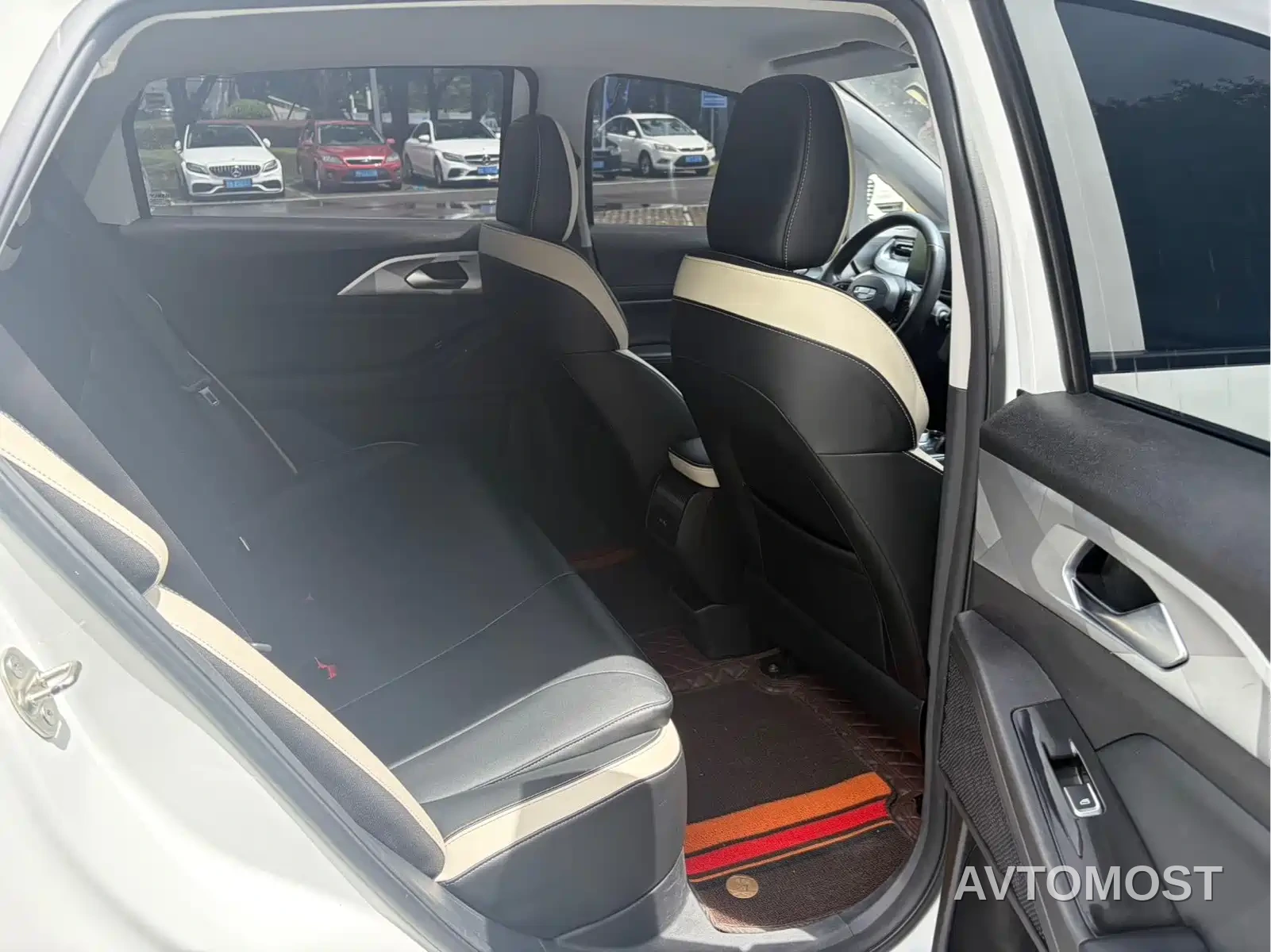 Geely Geometry E Firefly 2023 320KM Happy Tiger 5-seater — фото 10