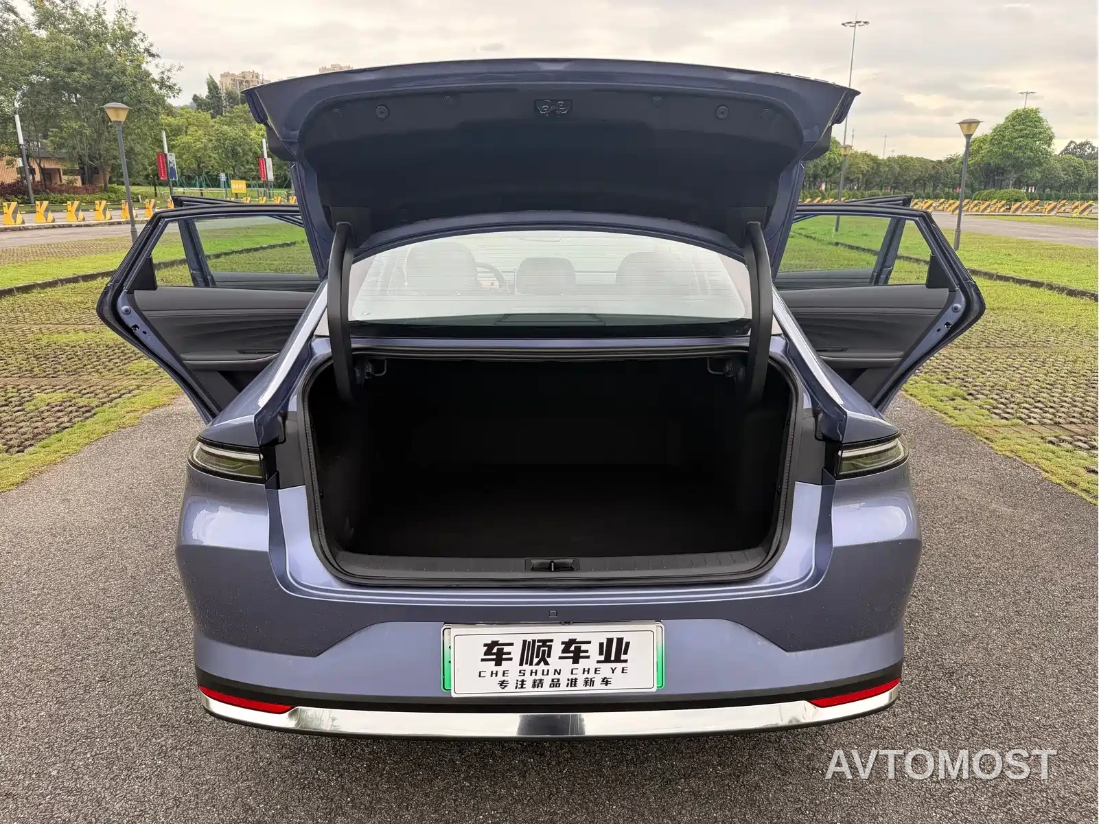 Nissan N6 2025 Mid Configuration — фото 30