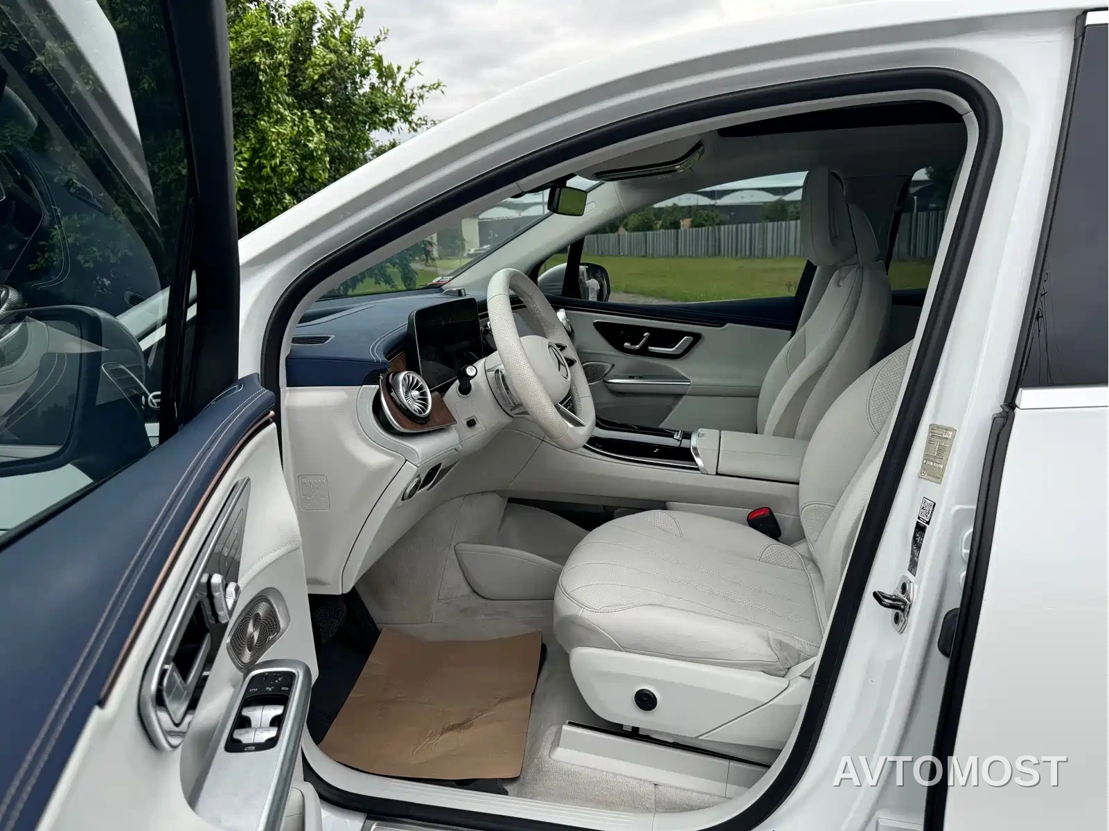 Mercedes-Benz EQE SUV 2023 350 4MATIC Luxury Edition — фото 8