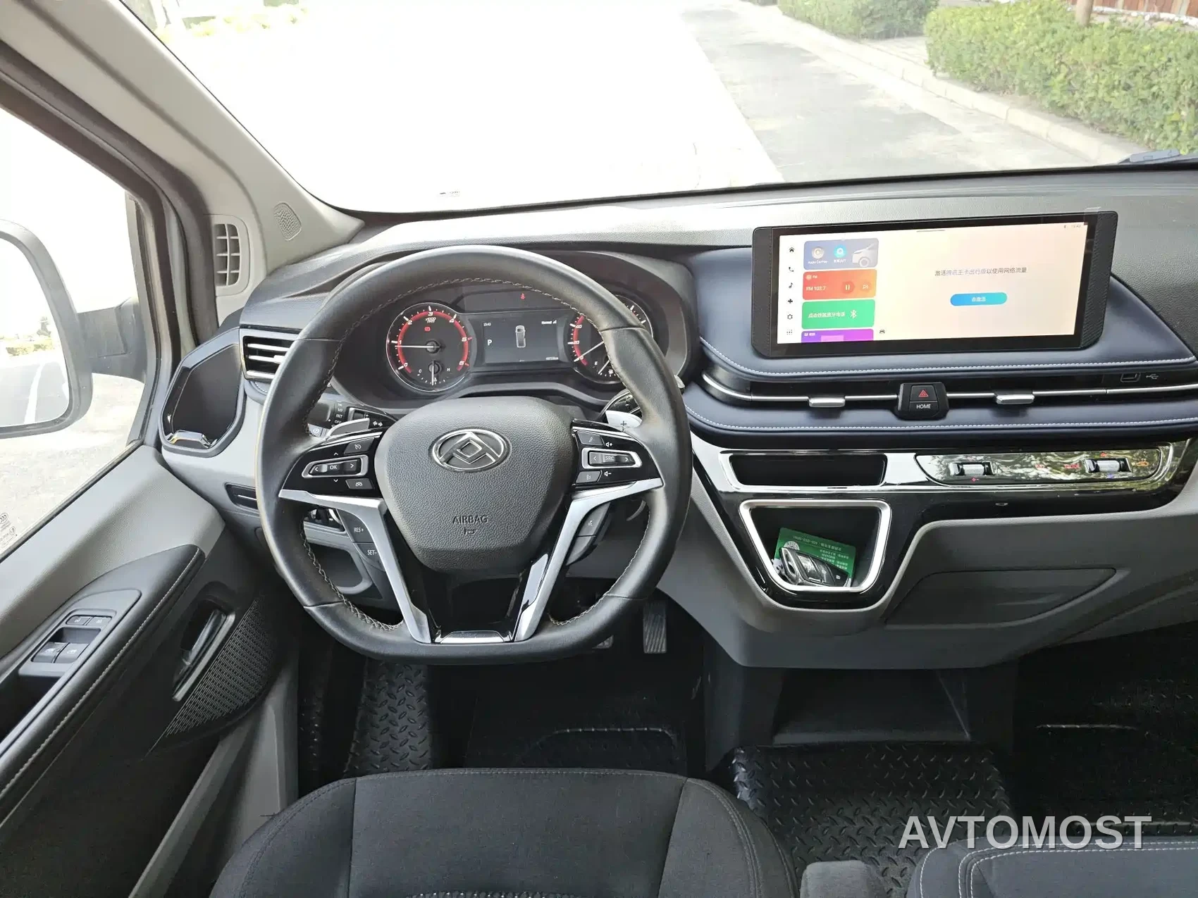 SAIC Maxus Xintu V70 2023 Model 2.0T Elite Edition Automatic Long Wheelbase Low Roof 6/7-Seater — фото 16