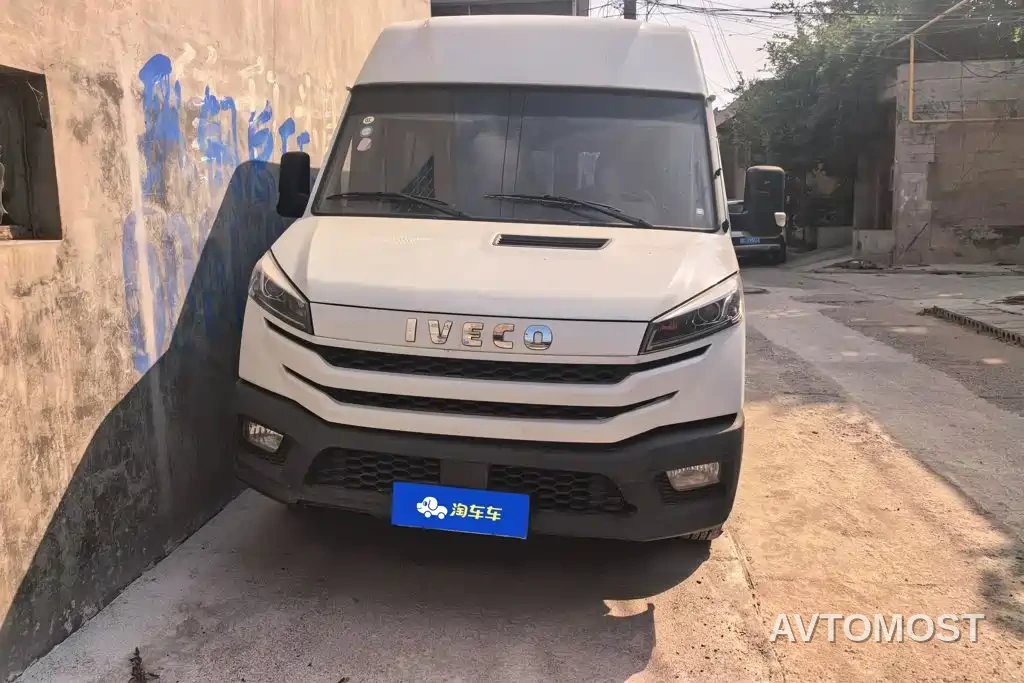 Iveco Daily 2023 2.5T A37M1 Long Wheelbase Medium Roof Dual Tire Sliding Door 5-9 Seater — фото 2