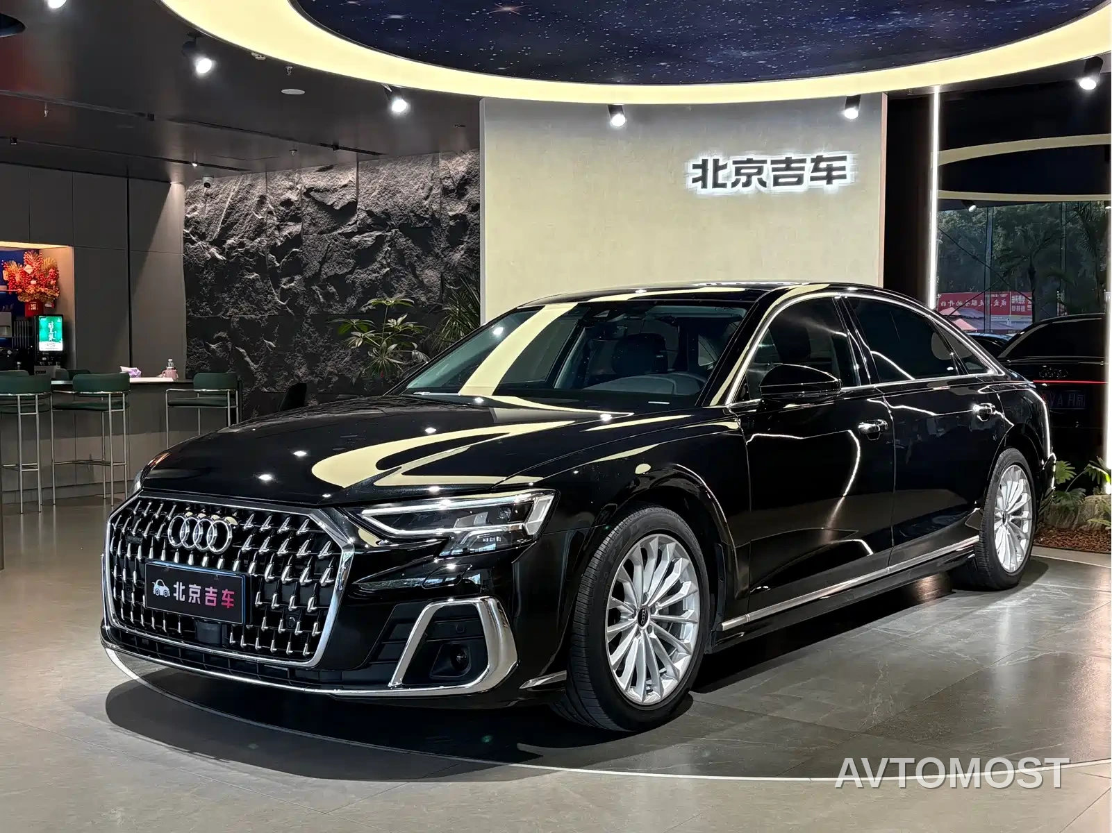 Audi A8 2023 A8L 45 TFSI quattro Luxury — фото 1