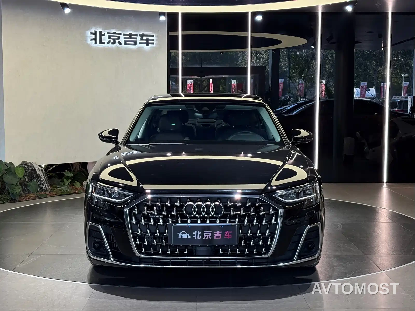 Audi A8 2023 A8L 45 TFSI quattro Luxury — фото 2
