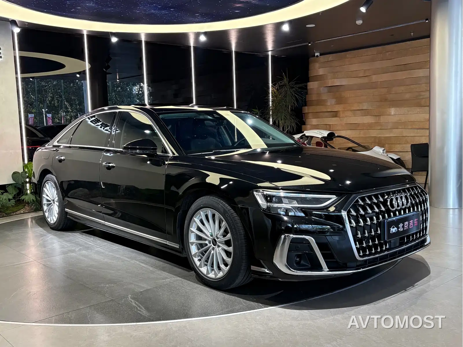 Audi A8 2023 A8L 45 TFSI quattro Luxury — фото 3