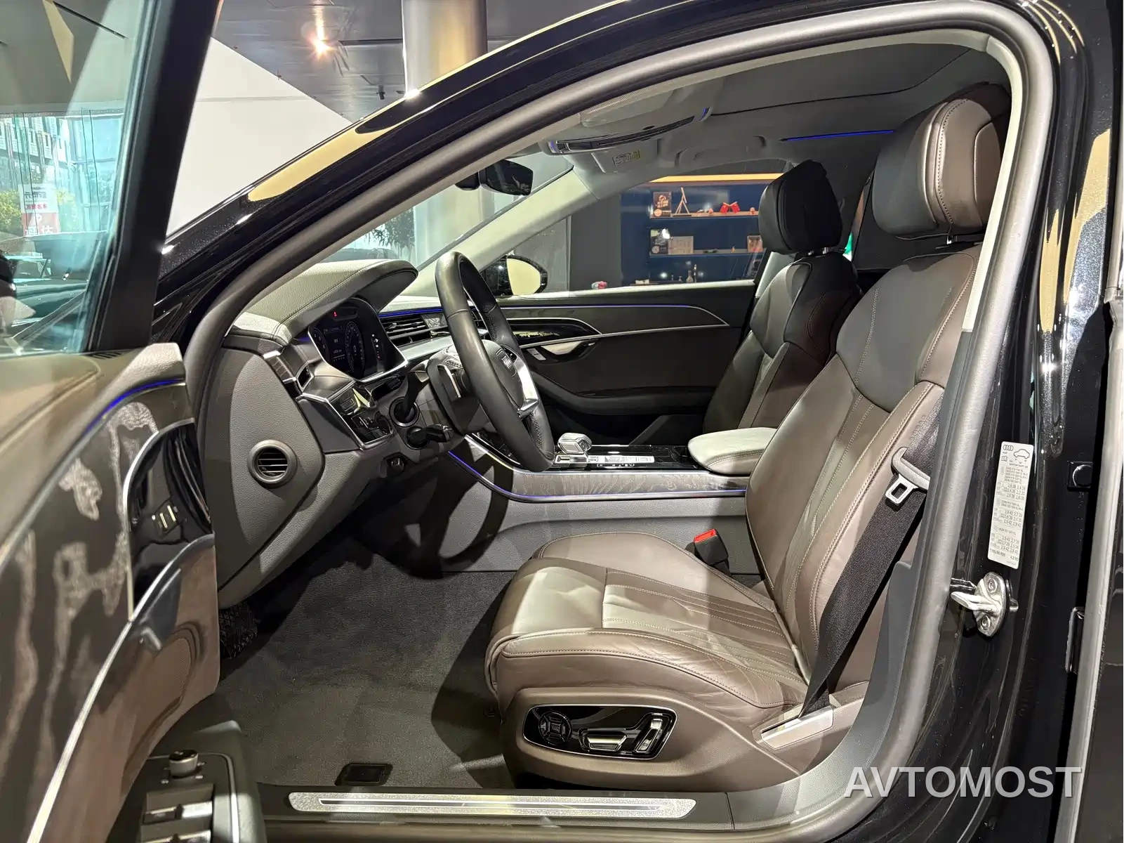 Audi A8 2023 A8L 45 TFSI quattro Luxury — фото 8
