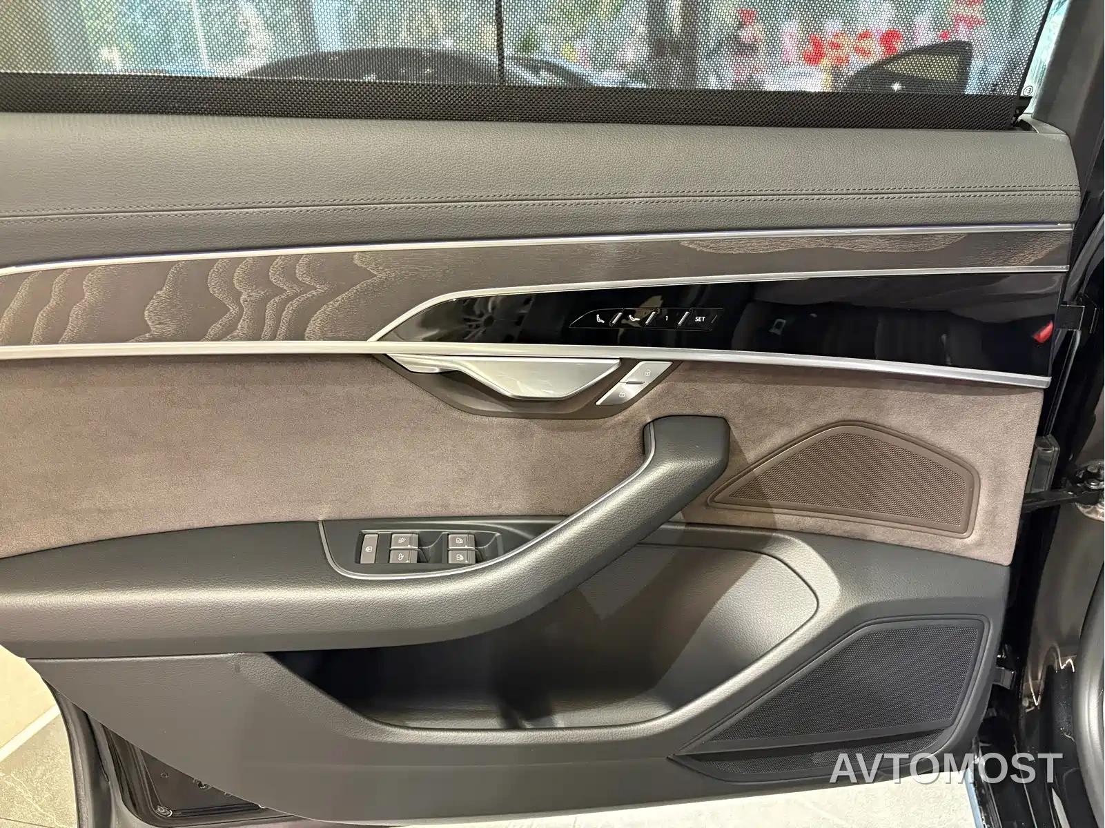 Audi A8 2023 A8L 45 TFSI quattro Luxury — фото 10