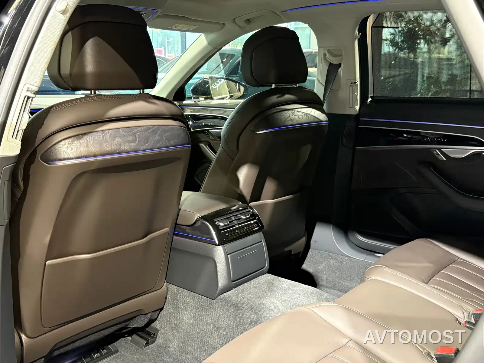 Audi A8 2023 A8L 45 TFSI quattro Luxury — фото 12