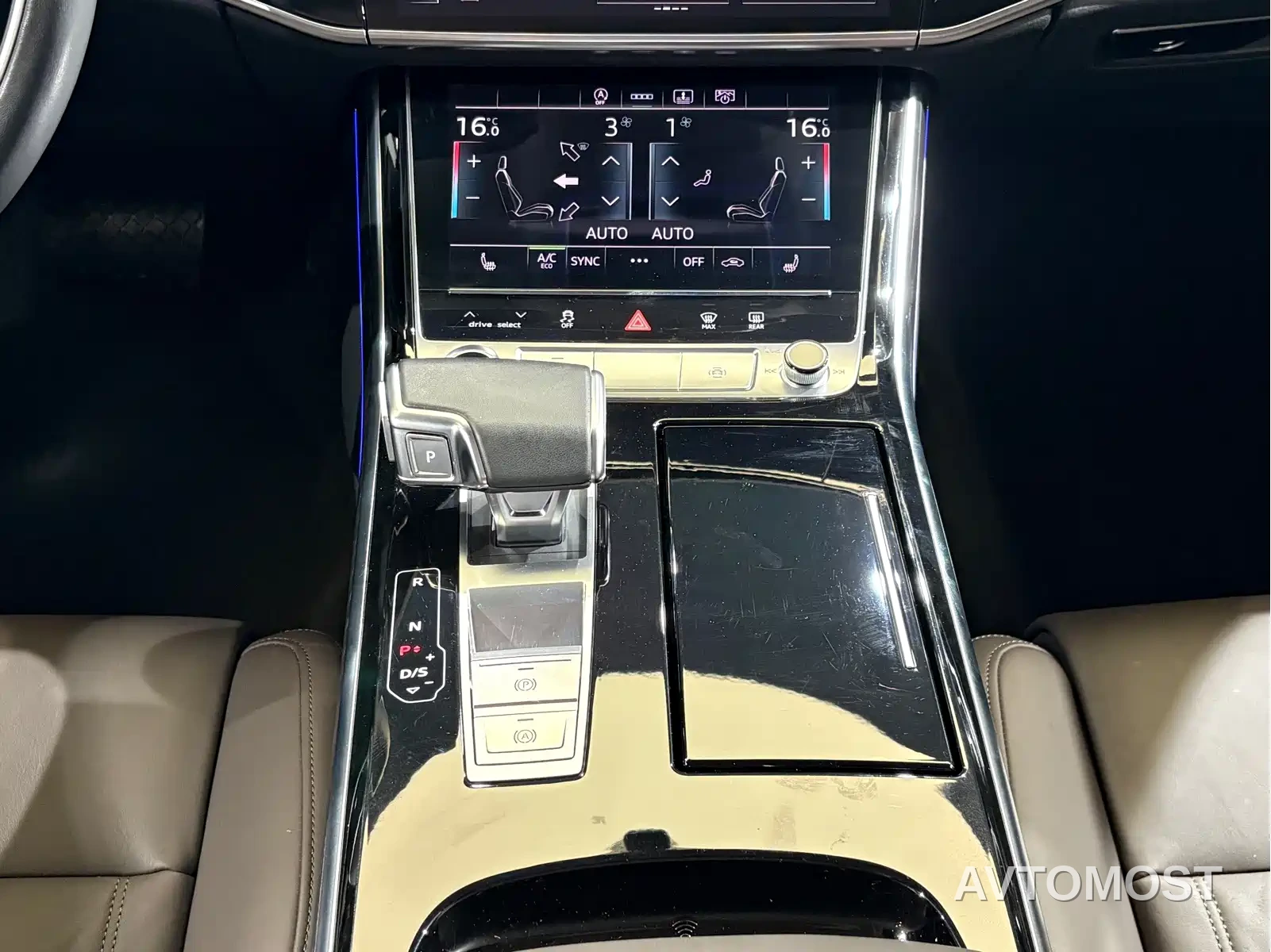 Audi A8 2023 A8L 45 TFSI quattro Luxury — фото 15