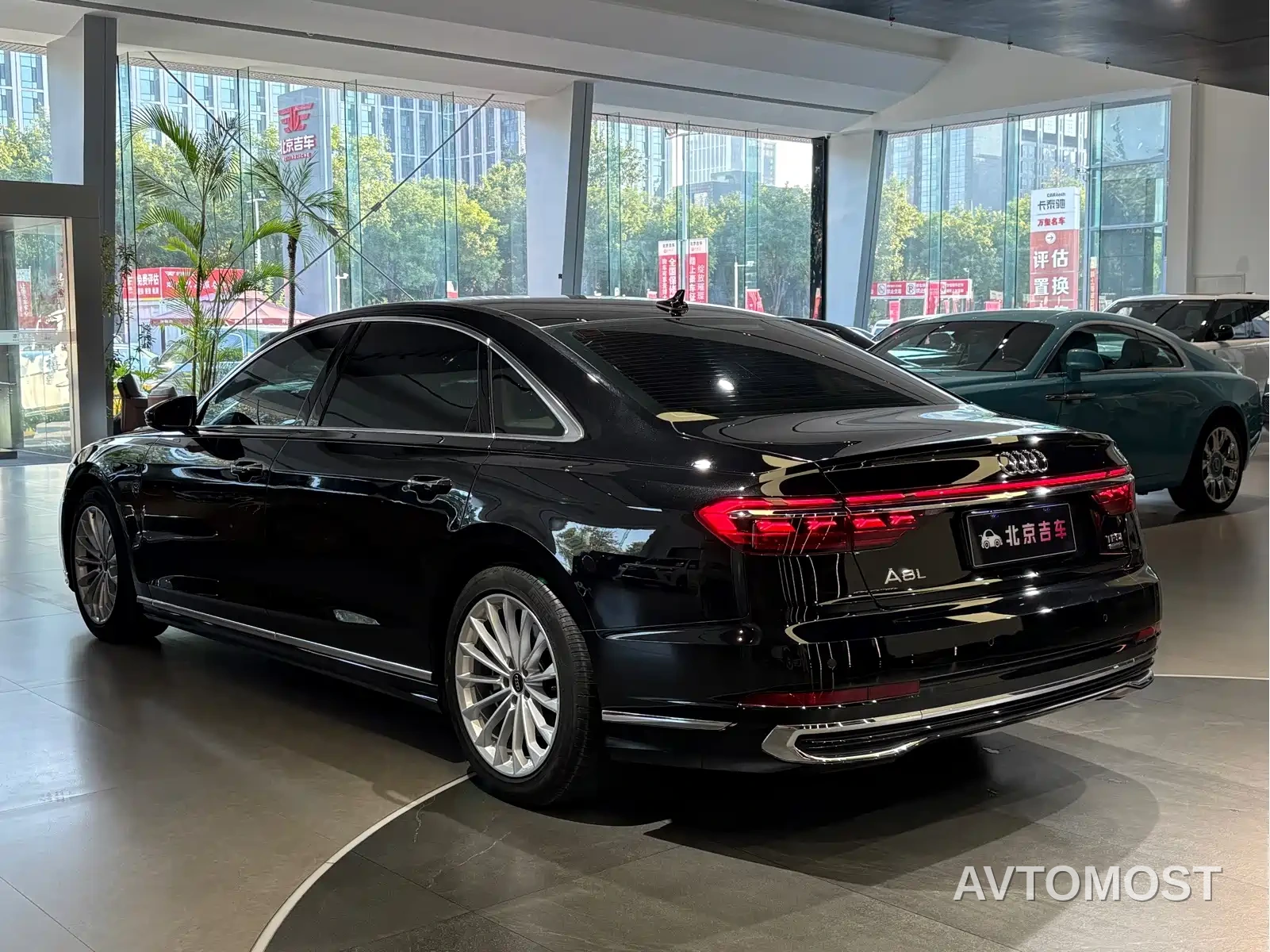Audi A8 2023 A8L 45 TFSI quattro Luxury — фото 22