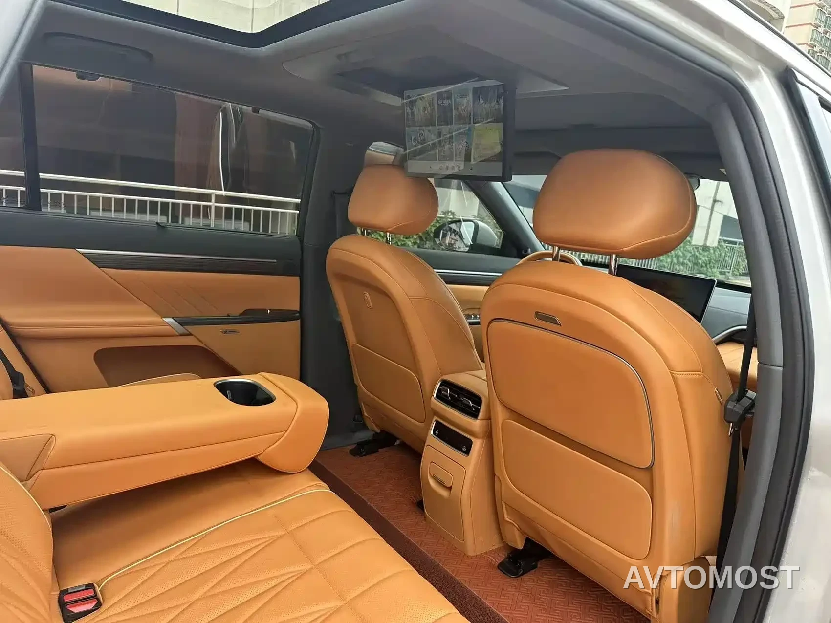 Dongfeng Yipai eπ008 2025 210Max Extended Range 5-Seater — фото 8