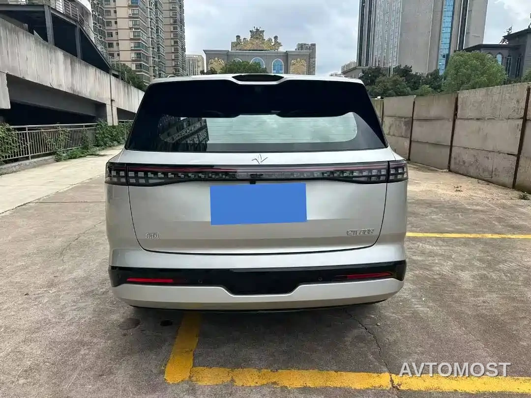 Dongfeng Yipai eπ008 2025 210Max Extended Range 5-Seater — фото 11