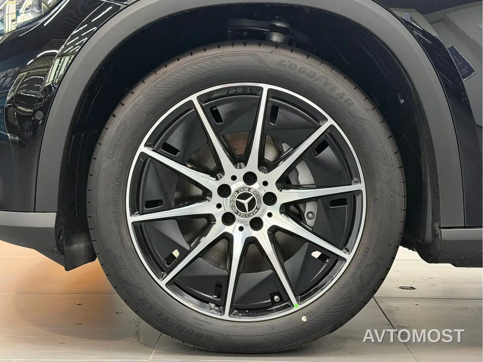 Mercedes-Benz GLC New Energy — фото 17