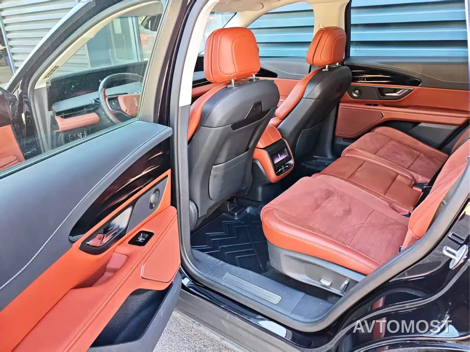 Lincoln Nautilus 2023 2.0T AWD Zun Rui Hybrid Edition — фото 6