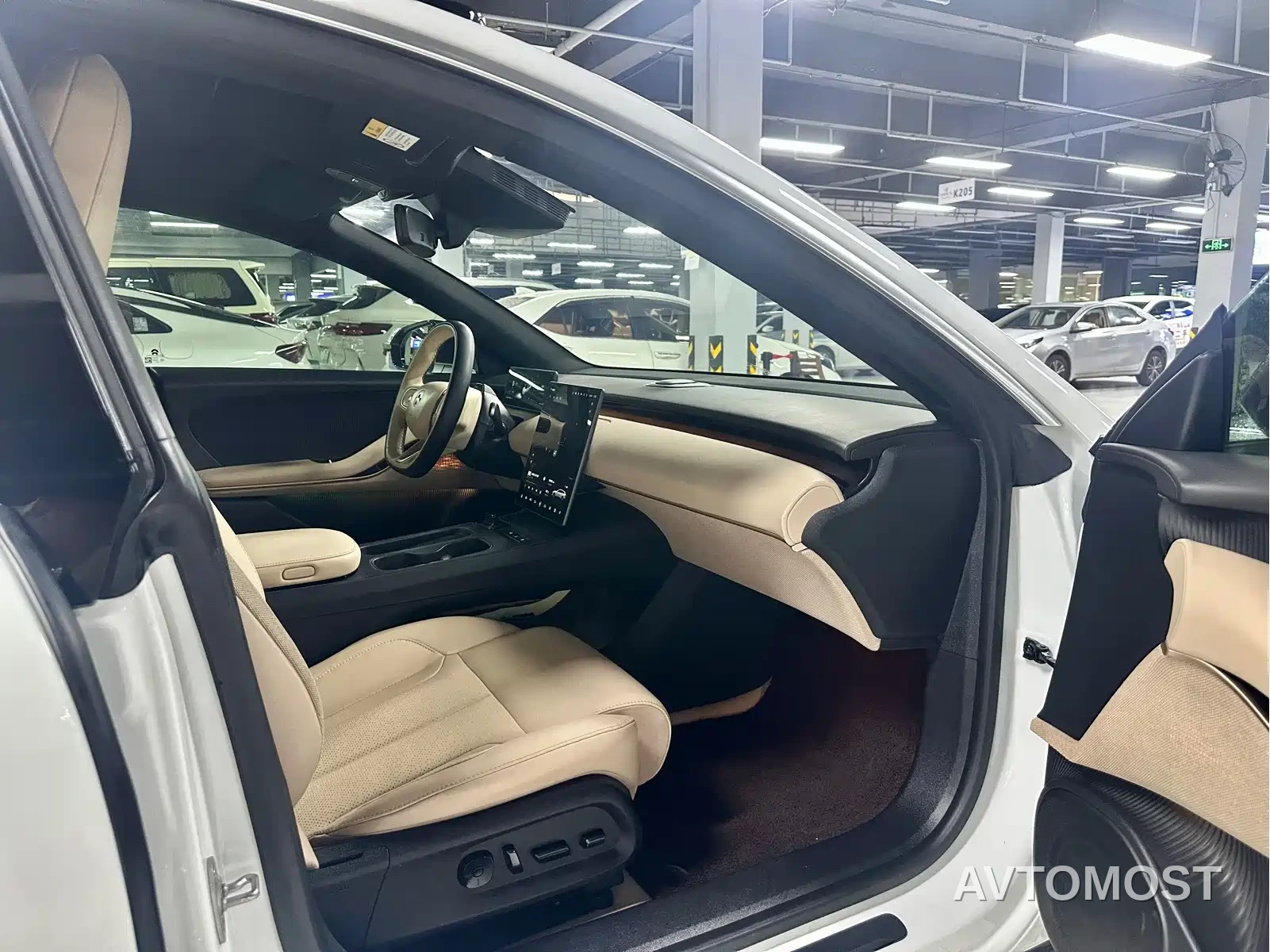NIO ET5T 2024 75kWh Touring — фото 9