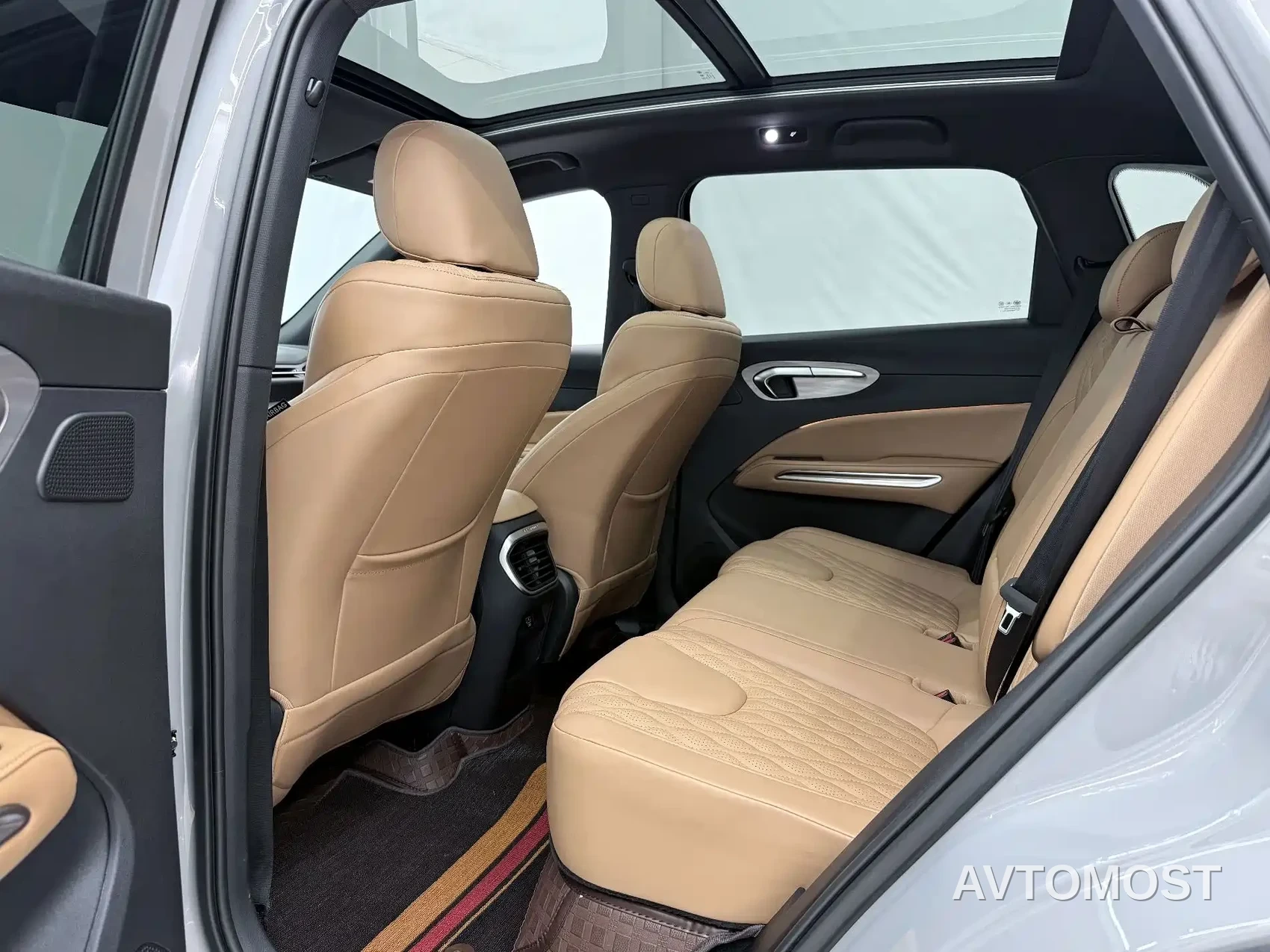 Besturn Yueyi 07 2025 210km Leisure Edition — фото 10
