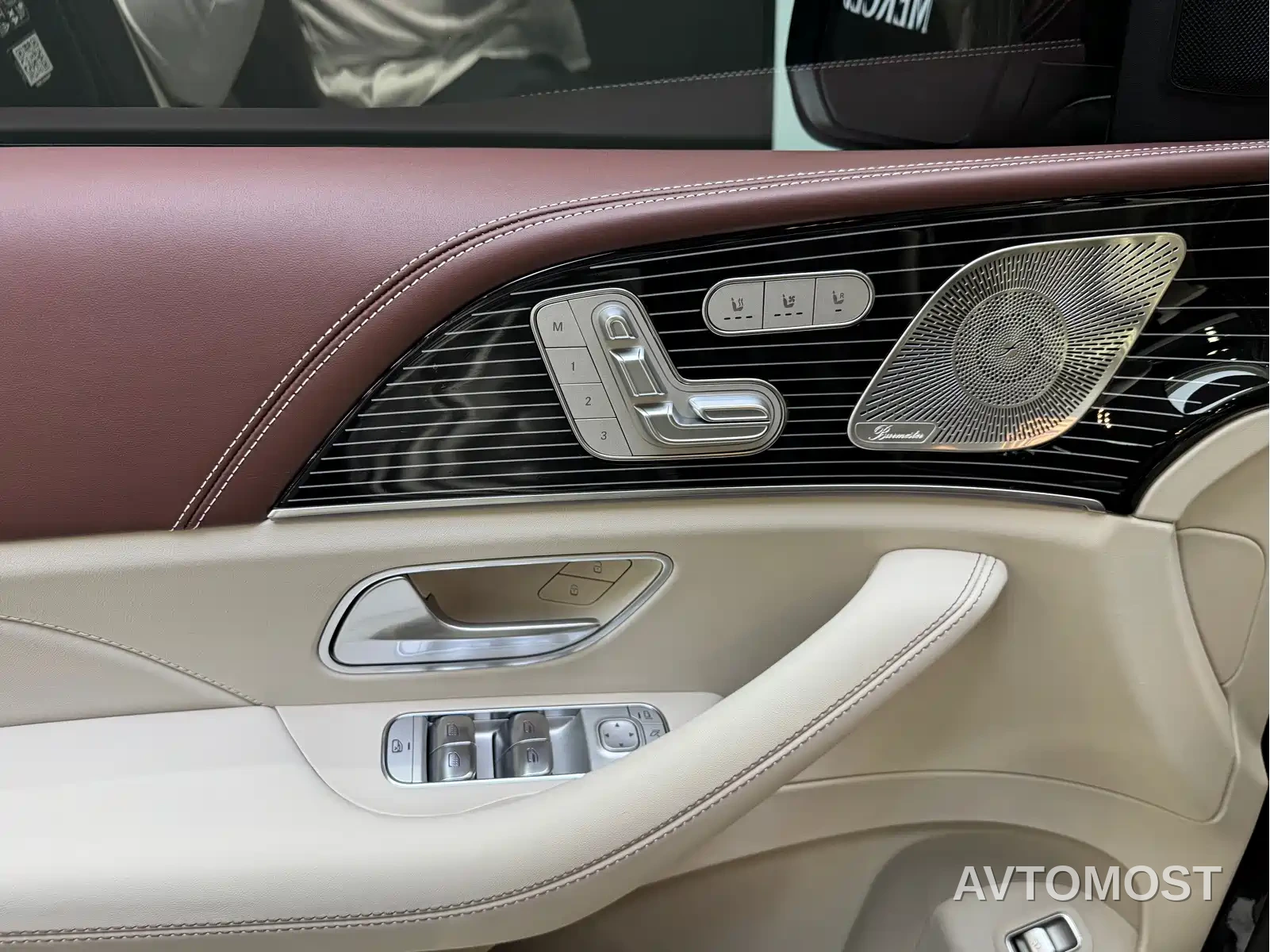 Mercedes-Benz Maybach GLS 2026 GLS 480 4MATIC Liyi Edition — фото 13