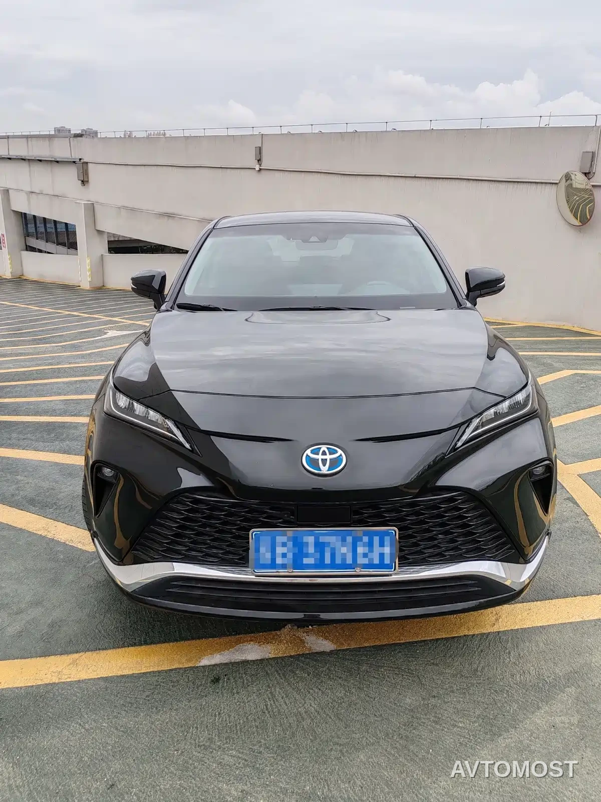 Toyota Venza 2023 2.5L Smart Hybrid FWD Luxury — фото 2
