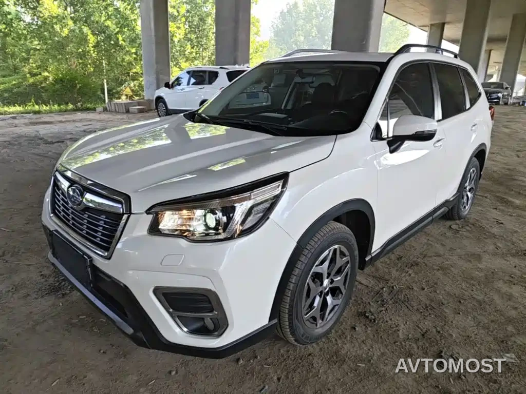 Subaru Forester 2021 2.0i Luxury Edition — фото 1
