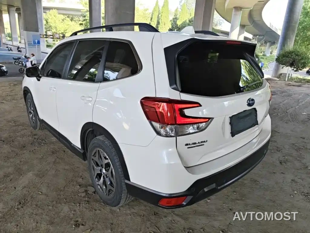 Subaru Forester 2021 2.0i Luxury Edition — фото 3
