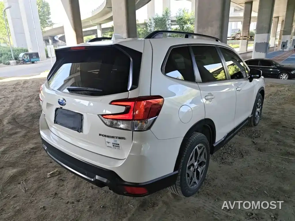 Subaru Forester 2021 2.0i Luxury Edition — фото 5