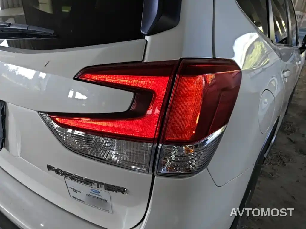 Subaru Forester 2021 2.0i Luxury Edition — фото 6
