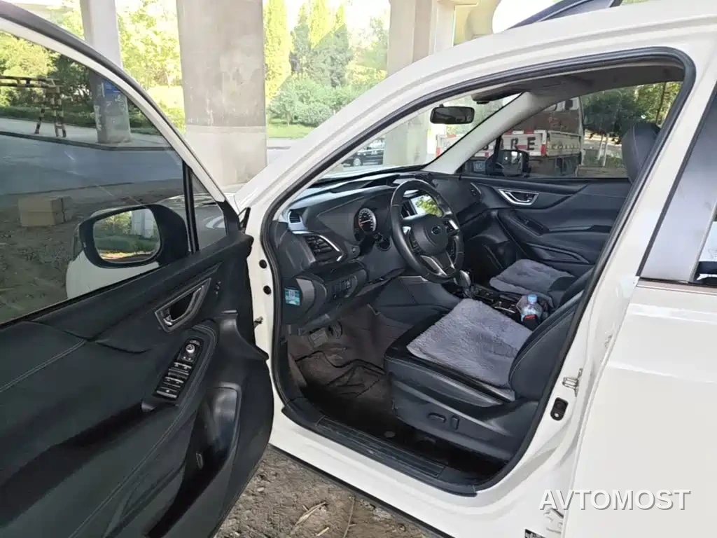 Subaru Forester 2021 2.0i Luxury Edition — фото 13