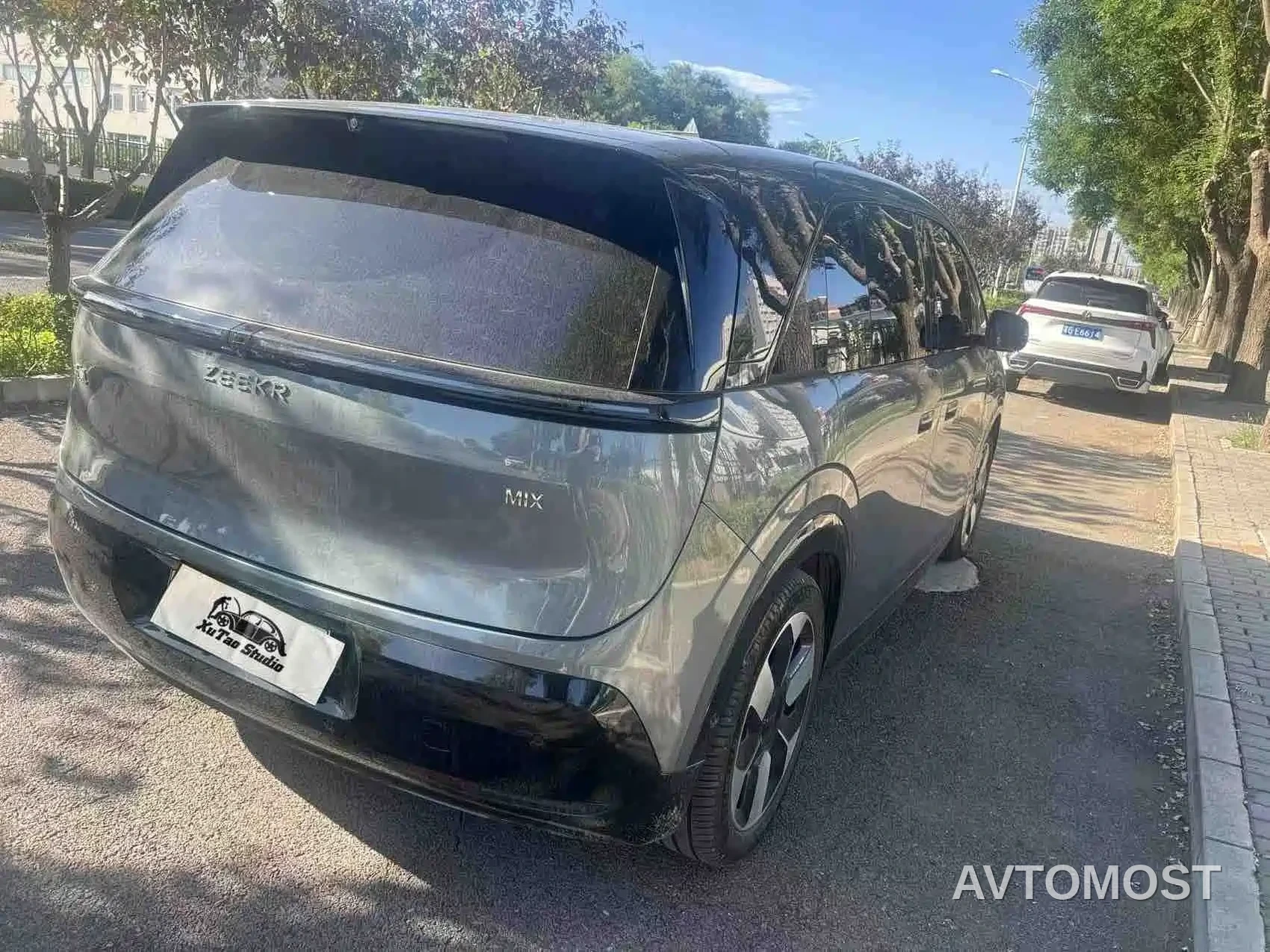 Zeekr MIX 2025 Smart Driving Edition — фото 8