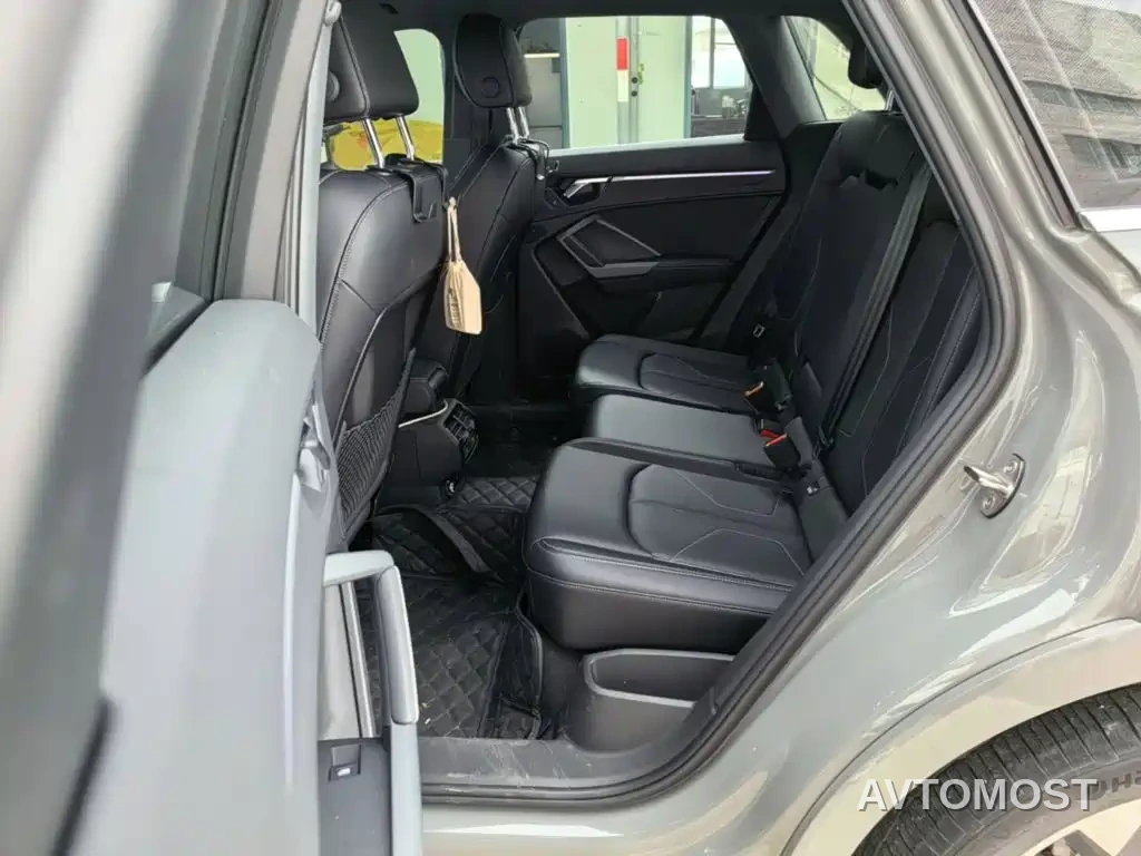 Audi Q3 2023 35 TFSI Fashion Dynamic Model (1.5T) — фото 12