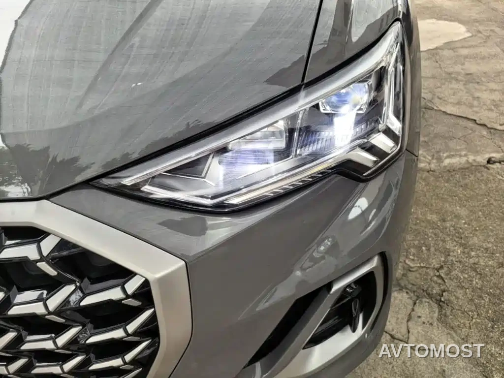 Audi Q3 2023 35 TFSI Fashion Dynamic Model (1.5T) — фото 18
