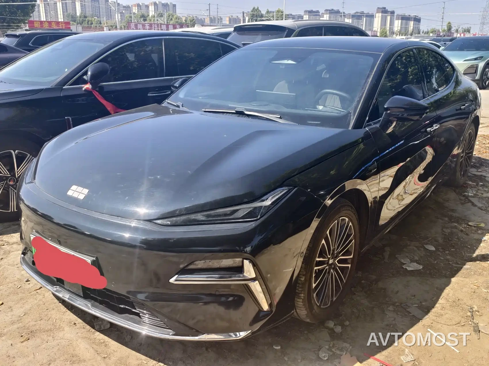 Geely Galaxy Xingyao 8 2025 130km EM-i Premium Edition — фото 1