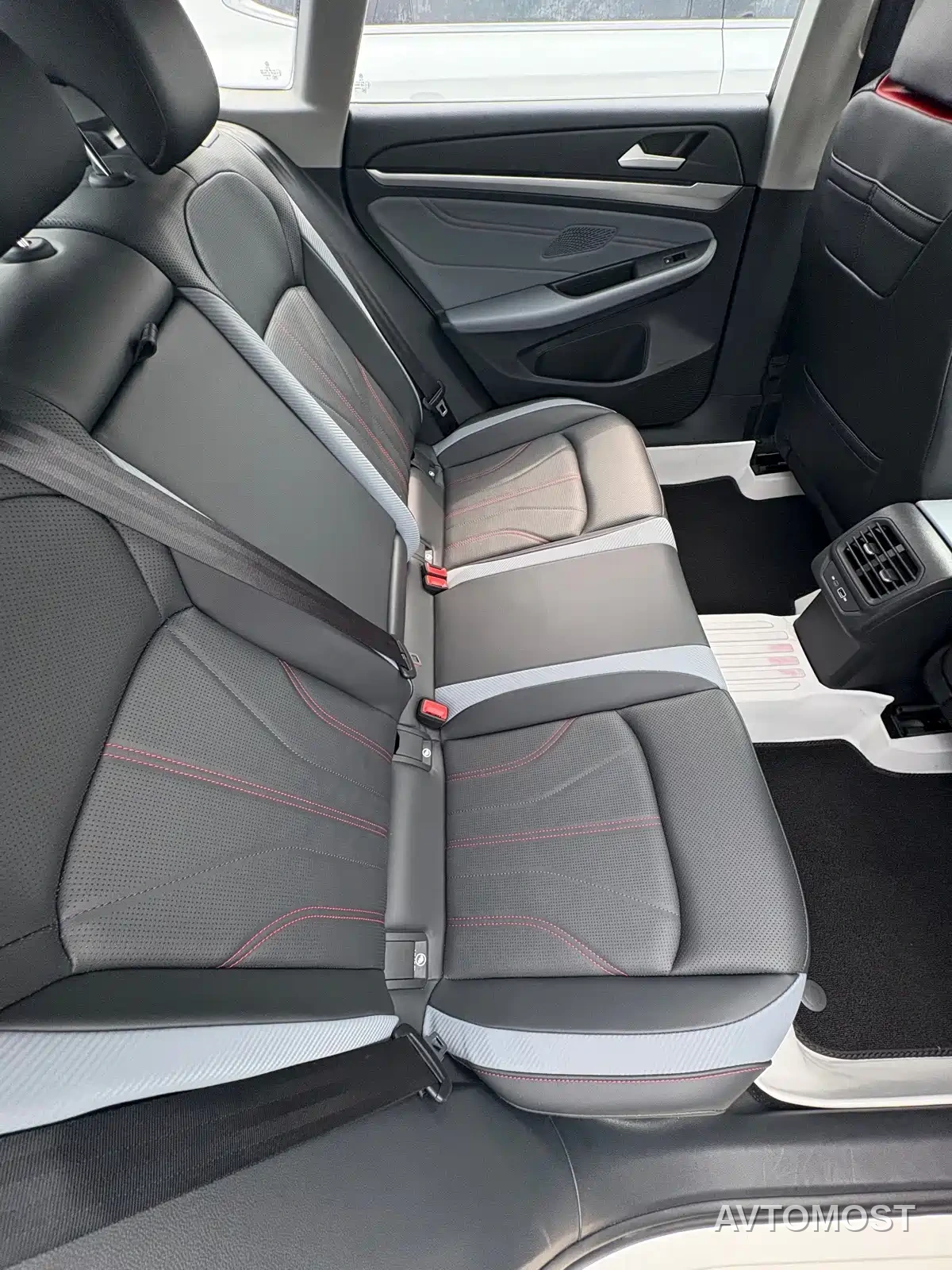 Volkswagen Lamando 2023 Lamando L 280TSI DSG Glamour Edition — фото 11