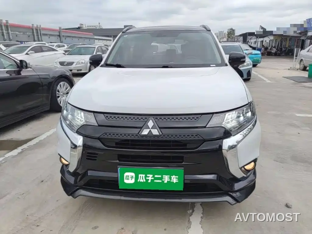 Mitsubishi Outlander 2021 2.4L 4WD Yaodong Edition 5-seater — фото 1