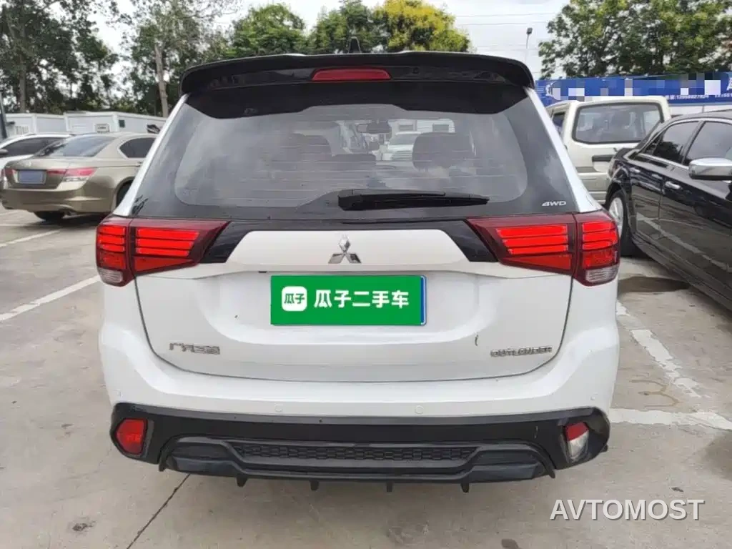Mitsubishi Outlander 2021 2.4L 4WD Yaodong Edition 5-seater — фото 4