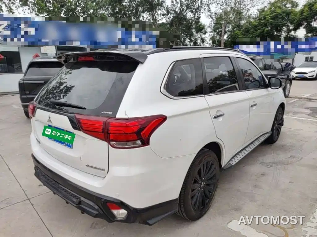 Mitsubishi Outlander 2021 2.4L 4WD Yaodong Edition 5-seater — фото 5