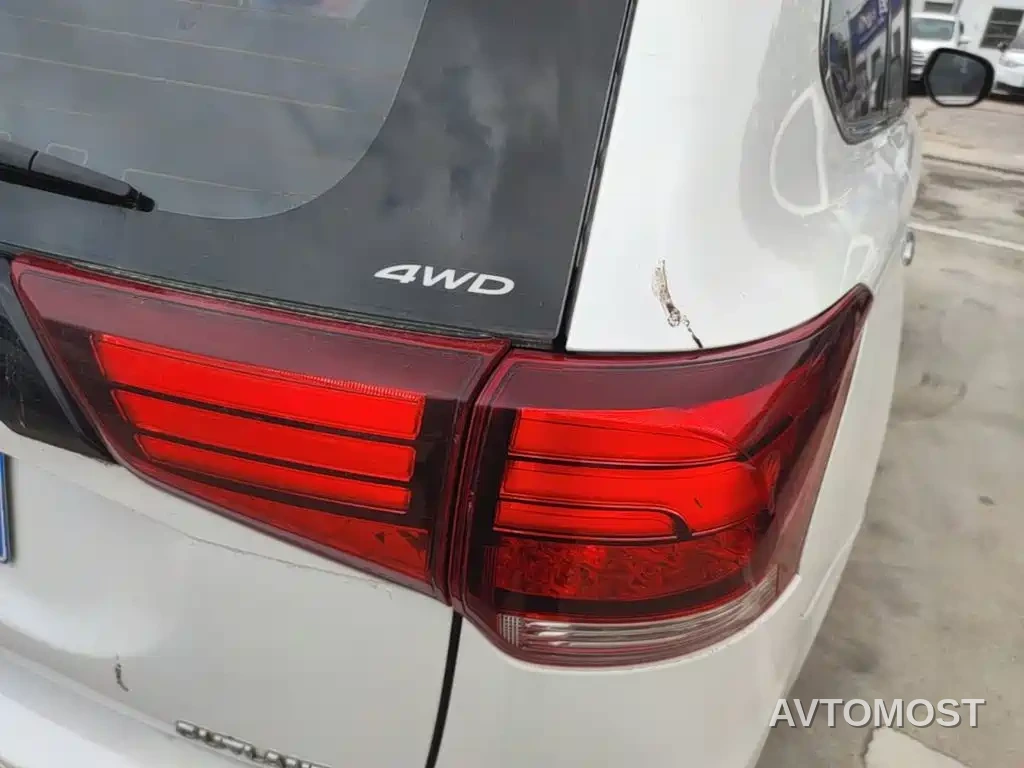 Mitsubishi Outlander 2021 2.4L 4WD Yaodong Edition 5-seater — фото 6