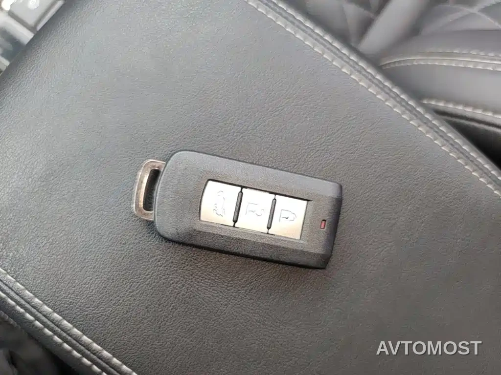 Mitsubishi Outlander 2021 2.4L 4WD Yaodong Edition 5-seater — фото 7