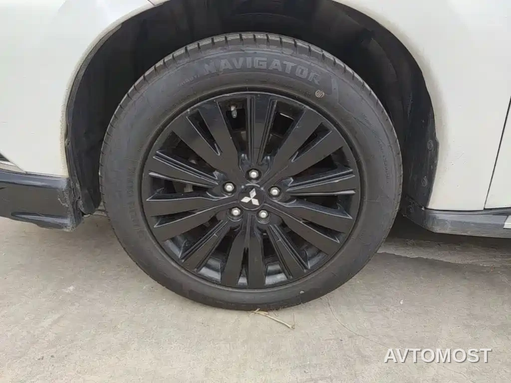 Mitsubishi Outlander 2021 2.4L 4WD Yaodong Edition 5-seater — фото 15