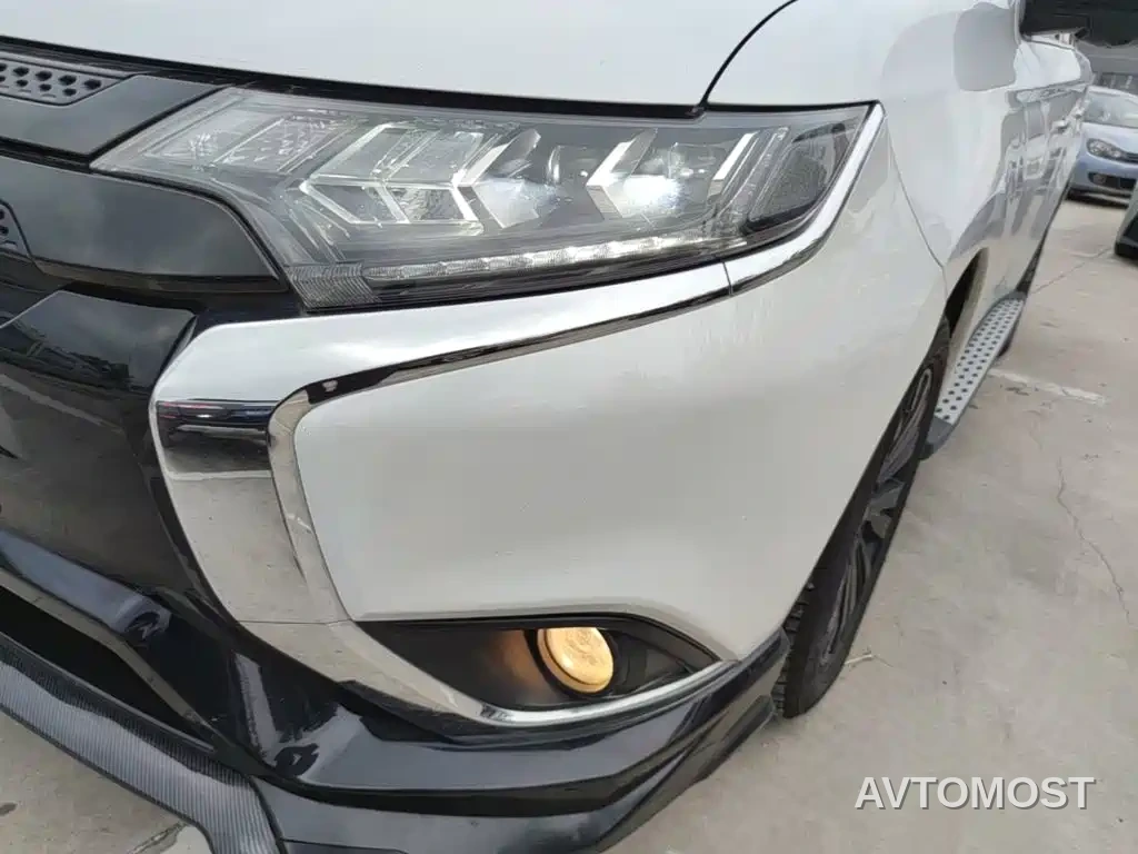 Mitsubishi Outlander 2021 2.4L 4WD Yaodong Edition 5-seater — фото 16