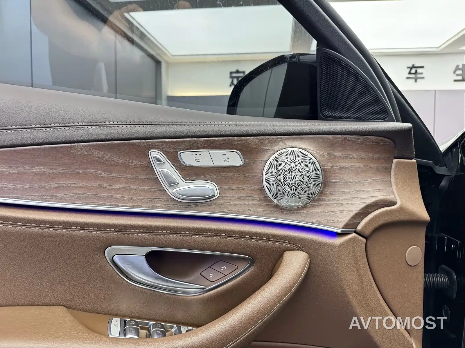 Mercedes-Benz E-Class 2022 E 300 L Luxury — фото 8