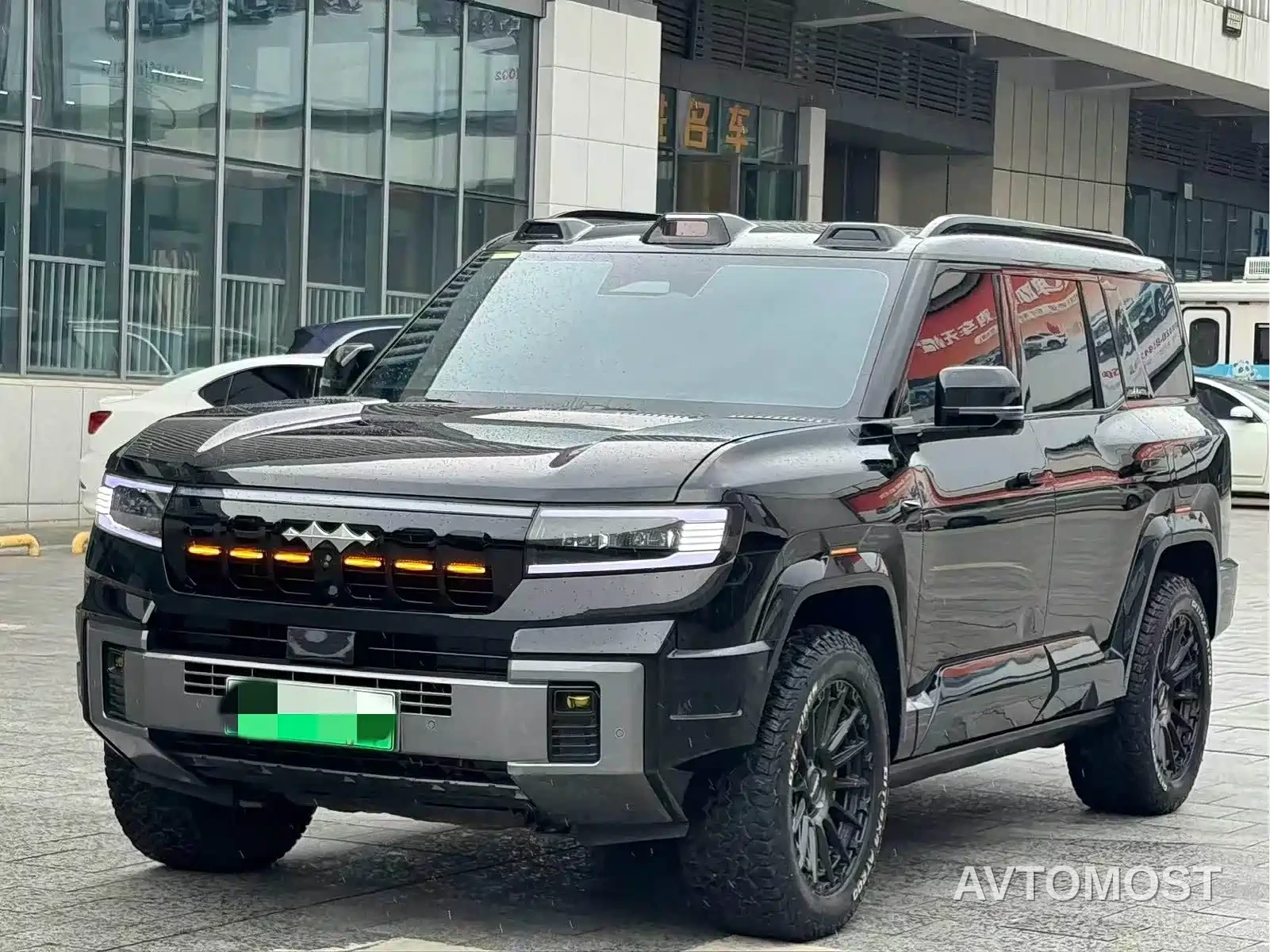 Fang Cheng Bao Leopard 8 2025 Zhiyong Flagship 6-Seater — фото 1