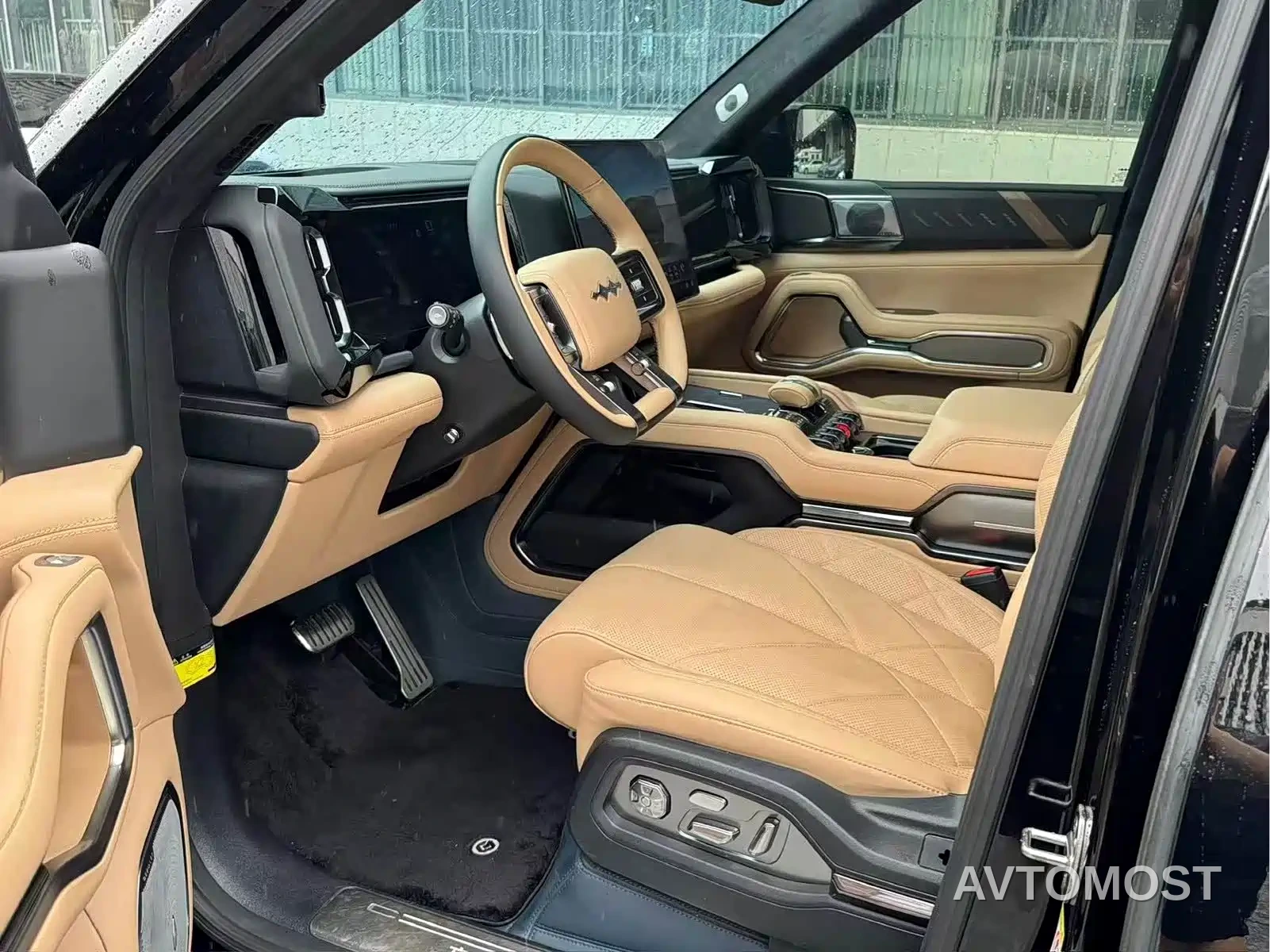 Fang Cheng Bao Leopard 8 2025 Zhiyong Flagship 6-Seater — фото 3