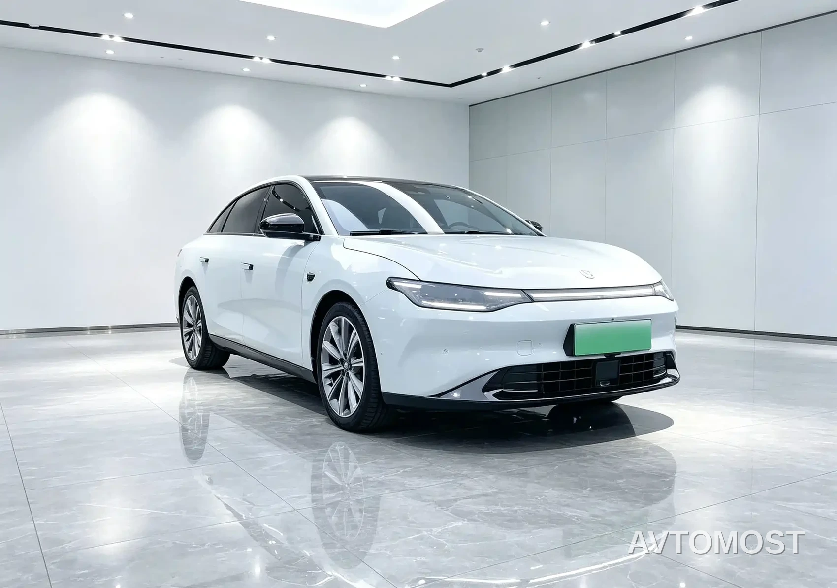 Leapmotor C01 2023 Model Range Extender 216 Comfort Edition — фото 3