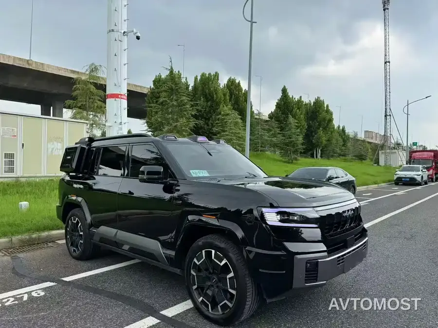Fang Cheng Bao Leopard 8 2025 Zhiyong Flagship 7-Seater