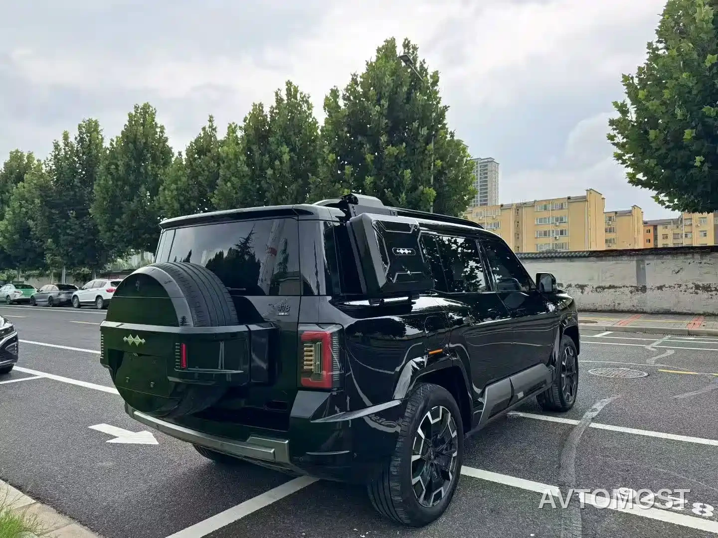 Fang Cheng Bao Leopard 8 2025 Zhiyong Flagship 7-Seater — фото 7